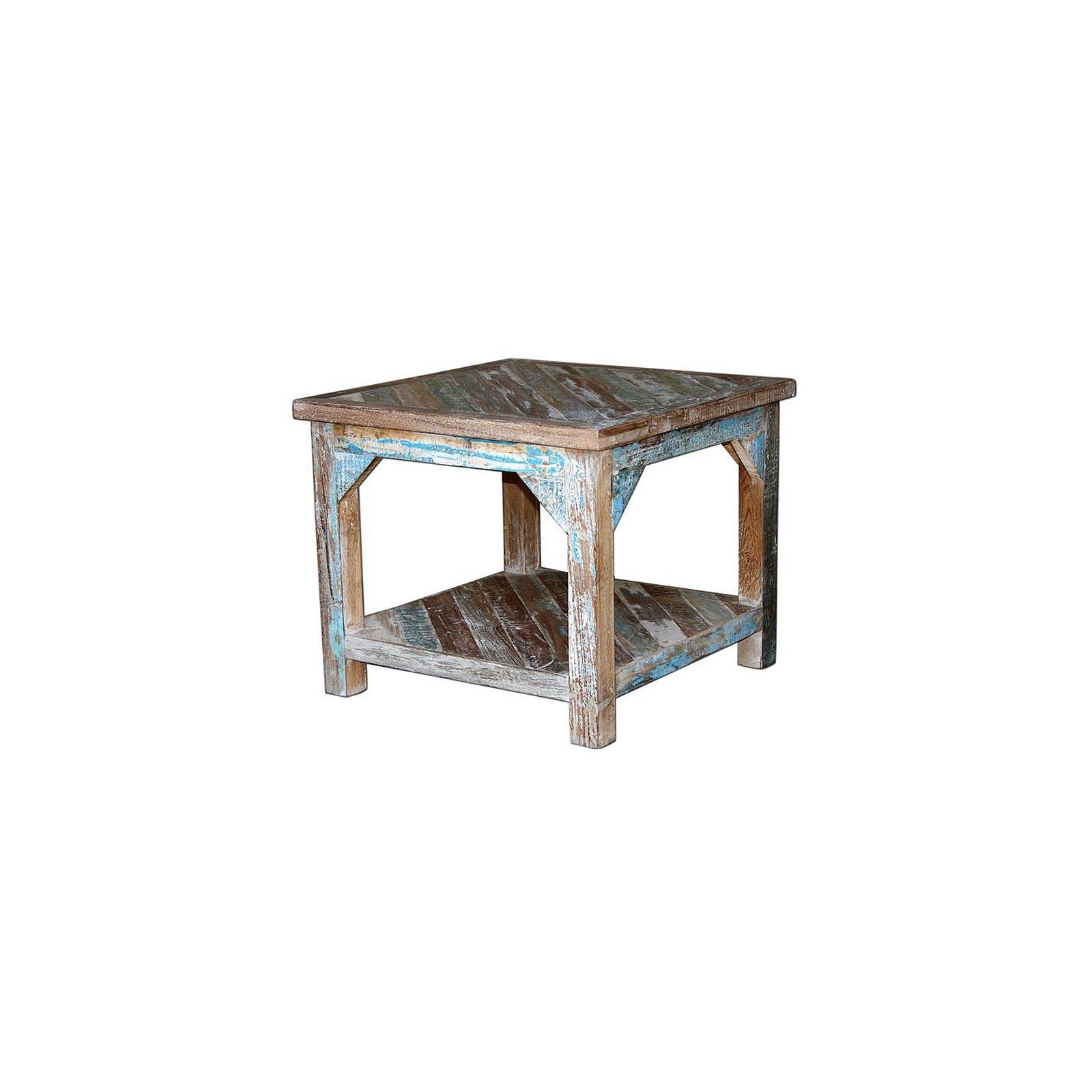 Table basse carrée au style exotique. Meuble en bois recyclé à l'esprit jungle