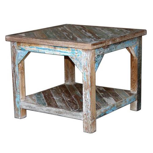 Table basse carrée au style exotique. Meuble en bois recyclé à l'esprit jungle